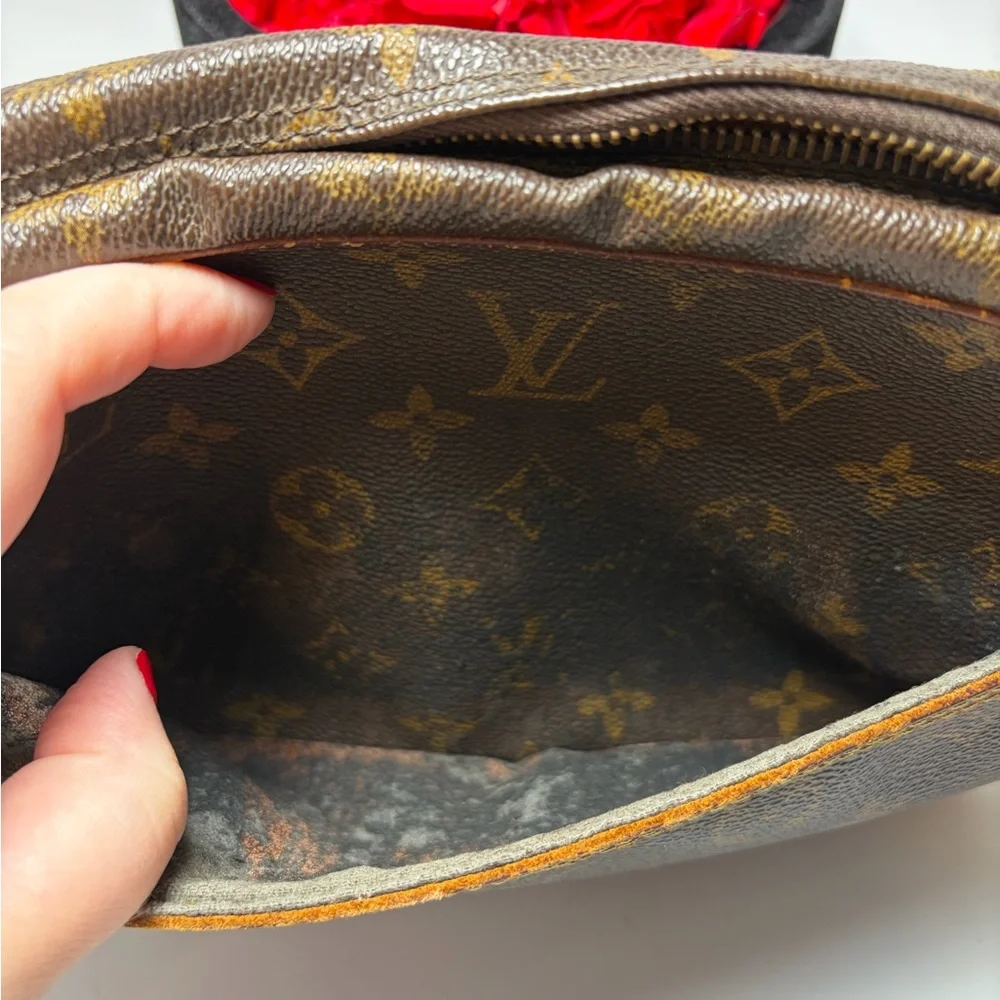 SOLF Louis Vuitton Compeigne 23 Toiletry Pouch/Cosmetic Pouch Monogram